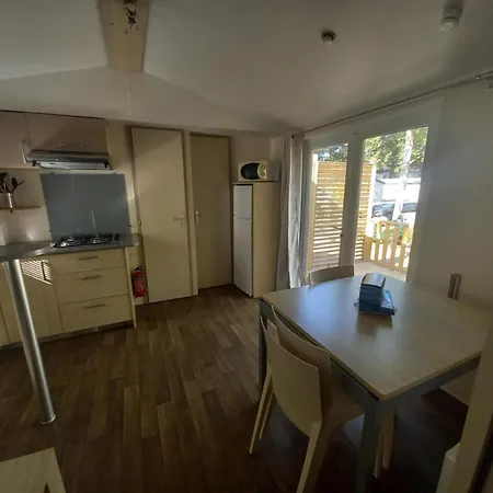 Joli Mobil-home Spacieux, Climatise, 3