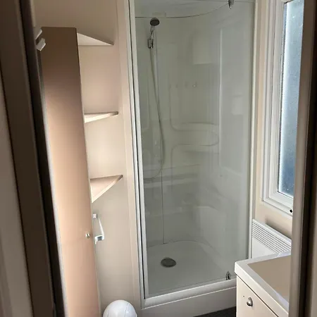 Joli Mobil-home Spacieux, Climatise, 3 * Agde