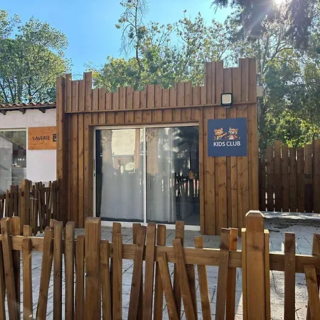Joli Mobil-home Spacieux, Climatise, 3